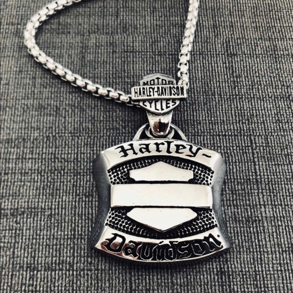 - Limited! Just In! HD Mens Necklace - Picture 2 of 6